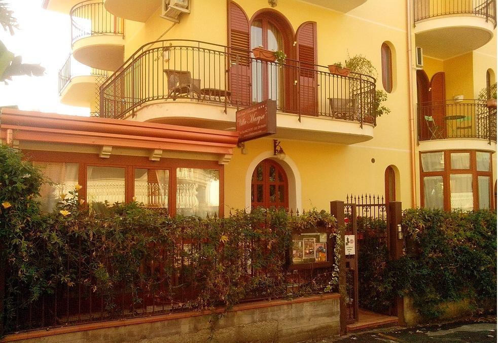 Villa Marysa Studio Apartment 지아르디니낙소스 외부 사진